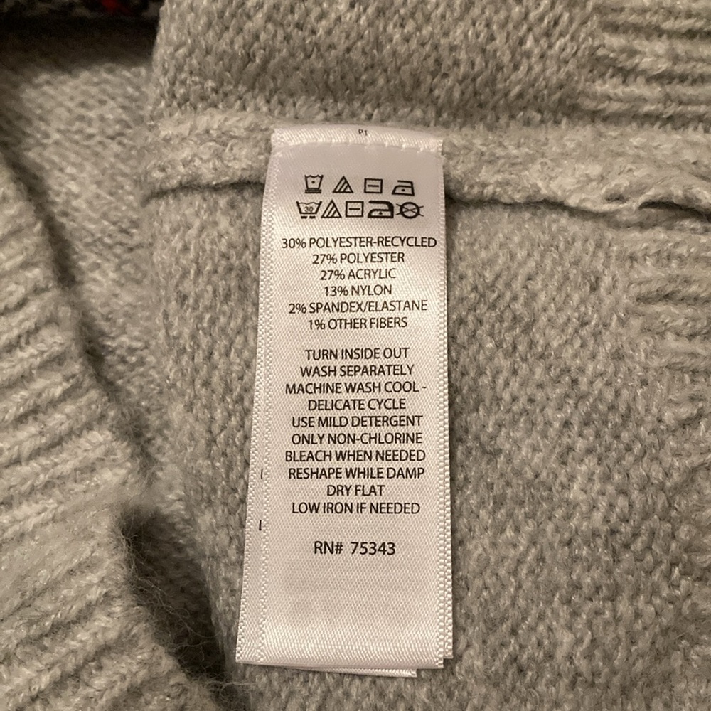 Cupcakes & Cashmere Holiday Sweater NWT - Picture 7 of 7